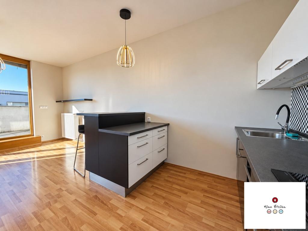 Pronájem bytu 2+kk 73 m2, Praha – náhled fotky 7