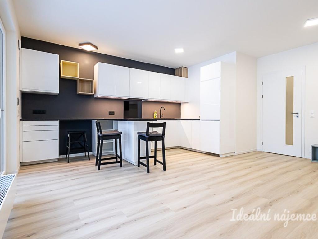 Pronájem bytu 1+kk 40 m2