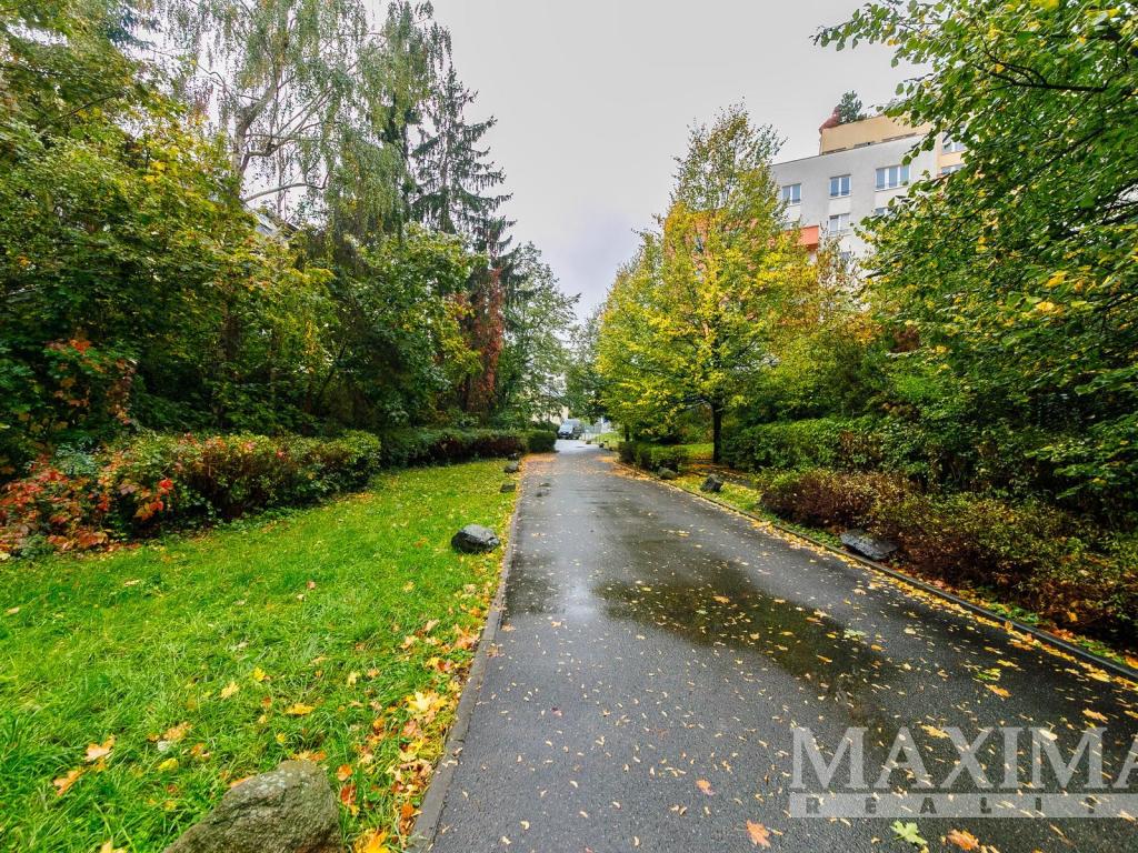 Prodej bytu 1+kk 36 m2, Praha – náhled fotky 24