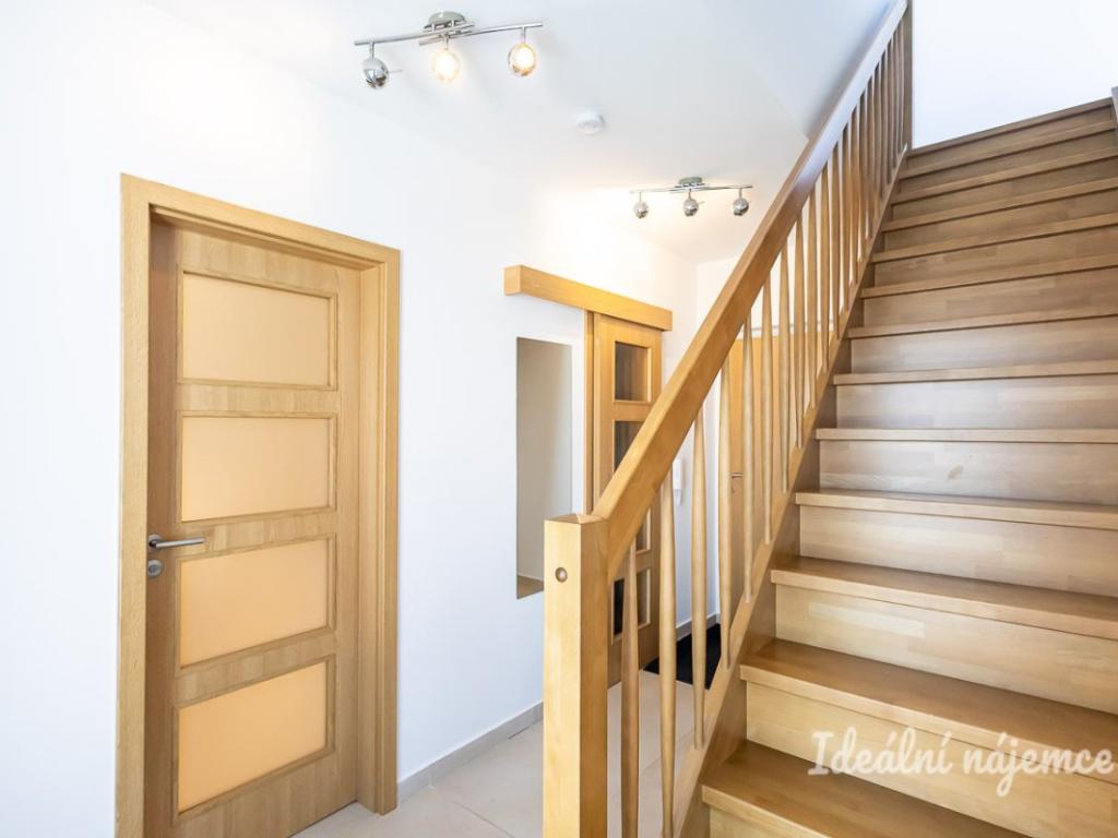 Pronájem bytu 2+kk 64 m2
