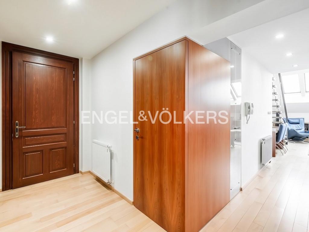 Pronájem bytu 4+kk 135 m2, Praha – náhled fotky 10