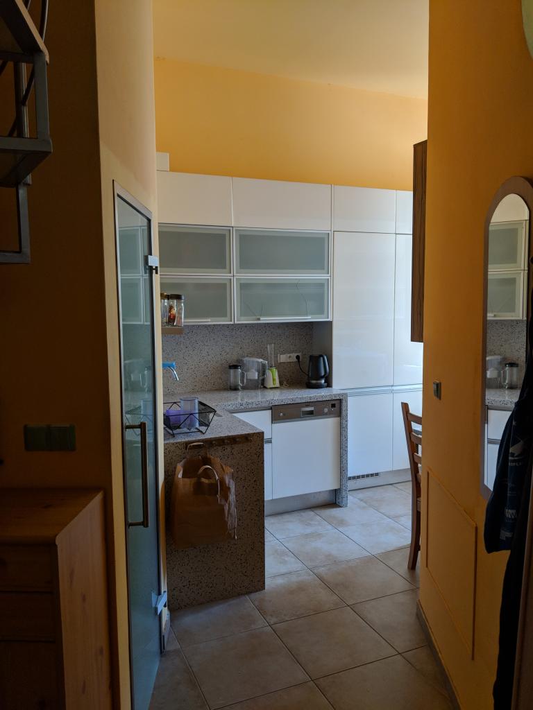 Spolubydleni bytu celý pokoj 30 m2