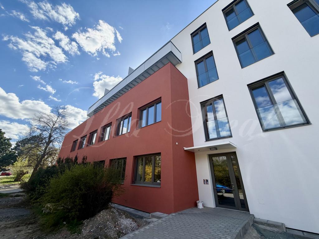 Pronájem bytu 1+kk 32 m2