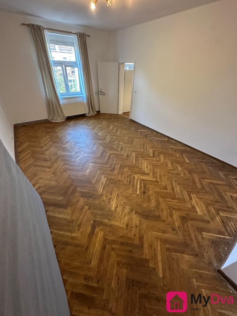 Pronájem bytu 2+kk 80 m2, Praha – náhled fotky 13