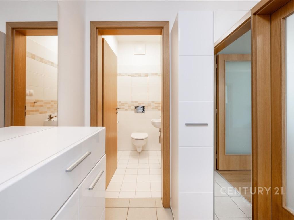 Pronájem bytu 2+kk 61 m2