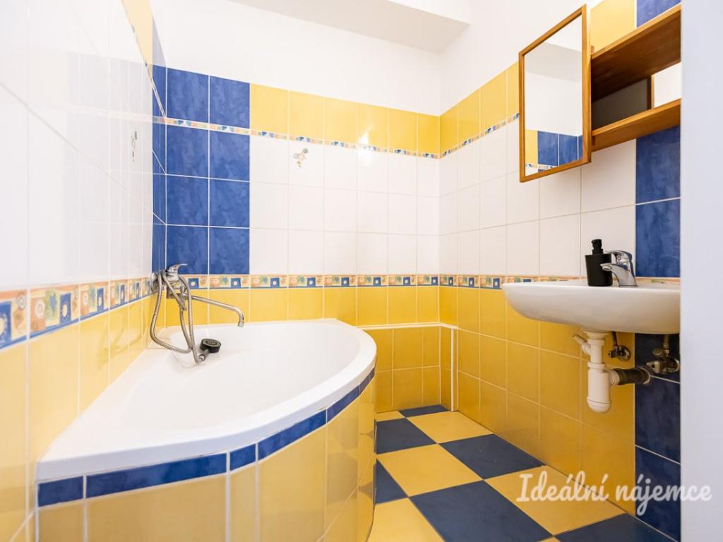 Pronájem bytu 3+kk 72 m2, Praha – náhled fotky 14