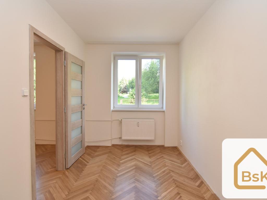 Pronájem bytu 1+1 30 m² - Widok 3