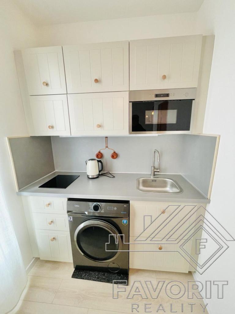 Pronájem bytu 1+kk 23 m2