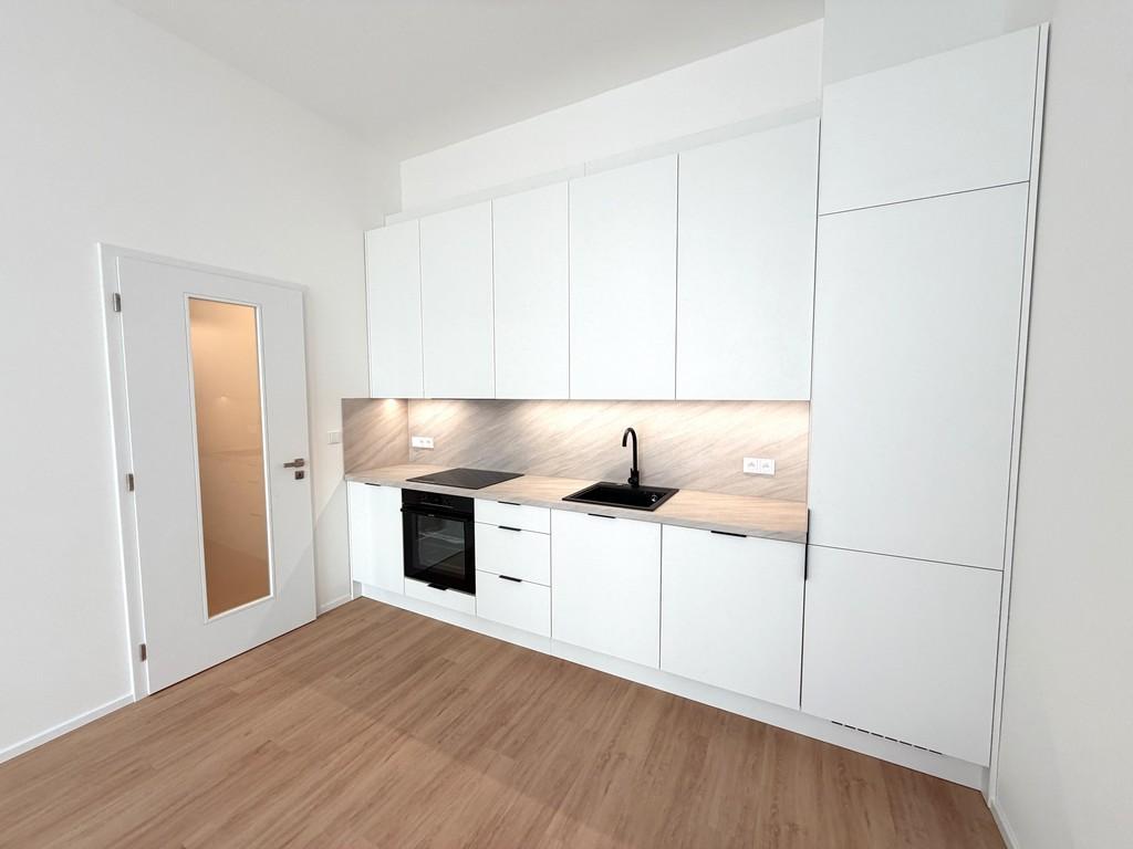 Prodej bytu 2+kk 83 m² – pohled 3