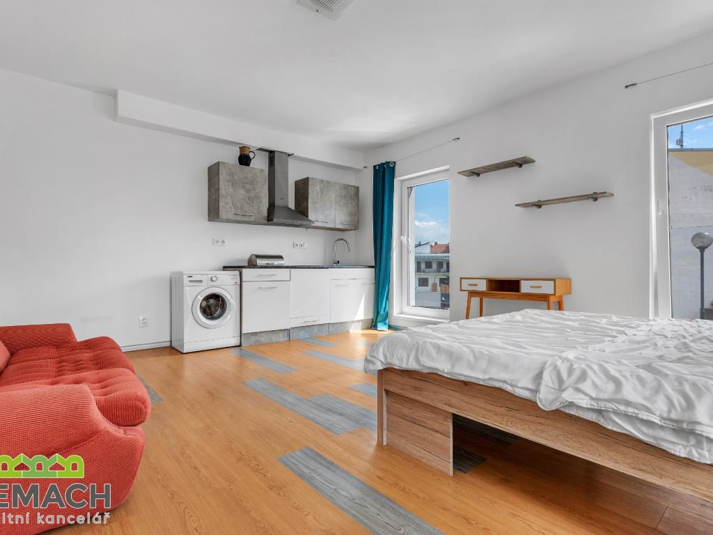 Pronájem bytu 1+kk 35 m2