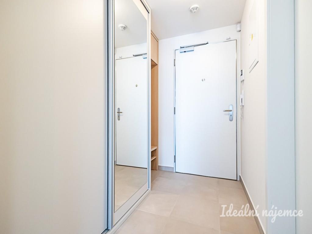 Pronájem bytu 1+kk 32 m2