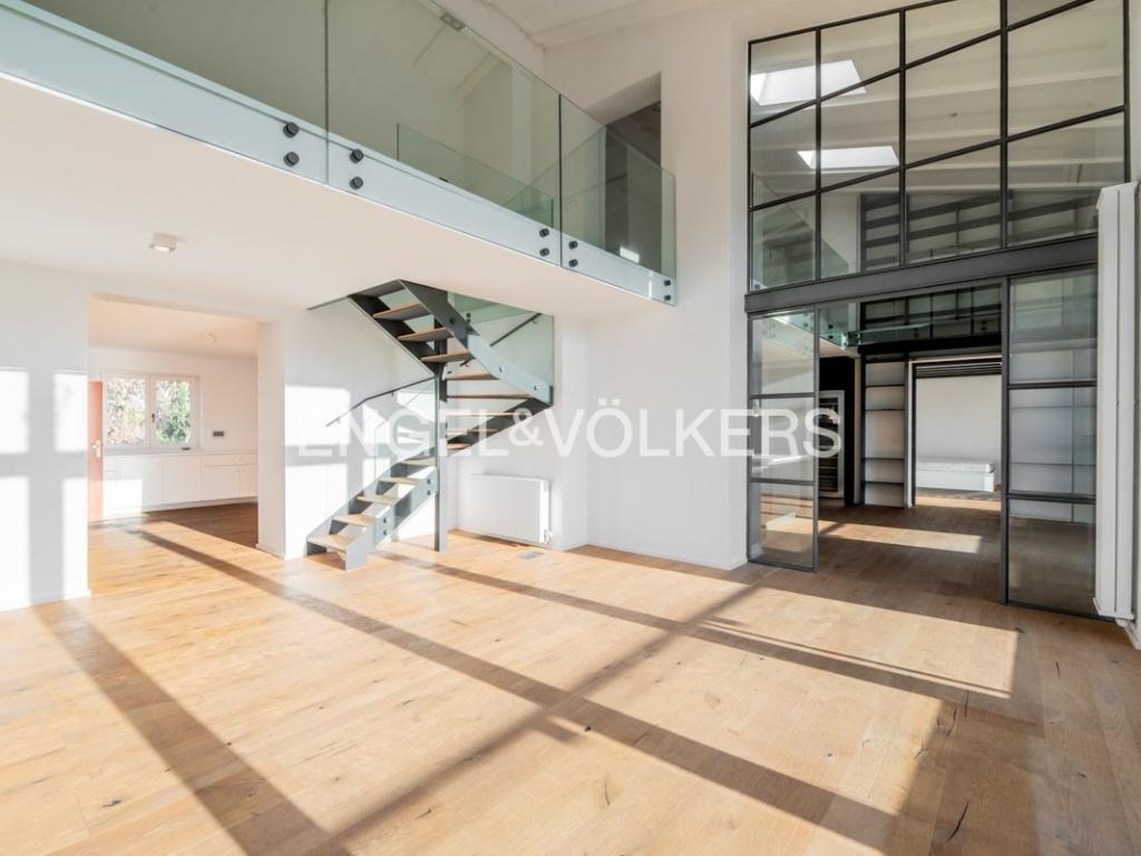 Pronájem bytu 6 a více 324 m2