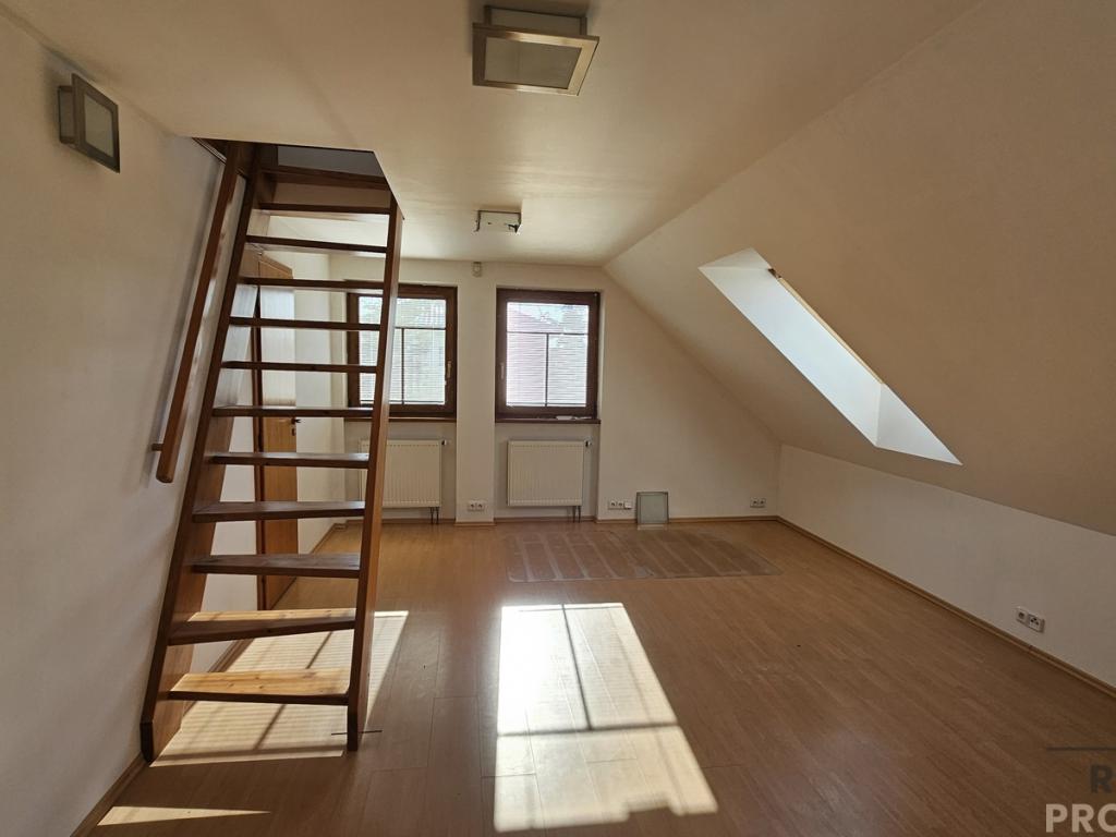 Prodej domu 369 m2, Jesenice – náhled fotky 12