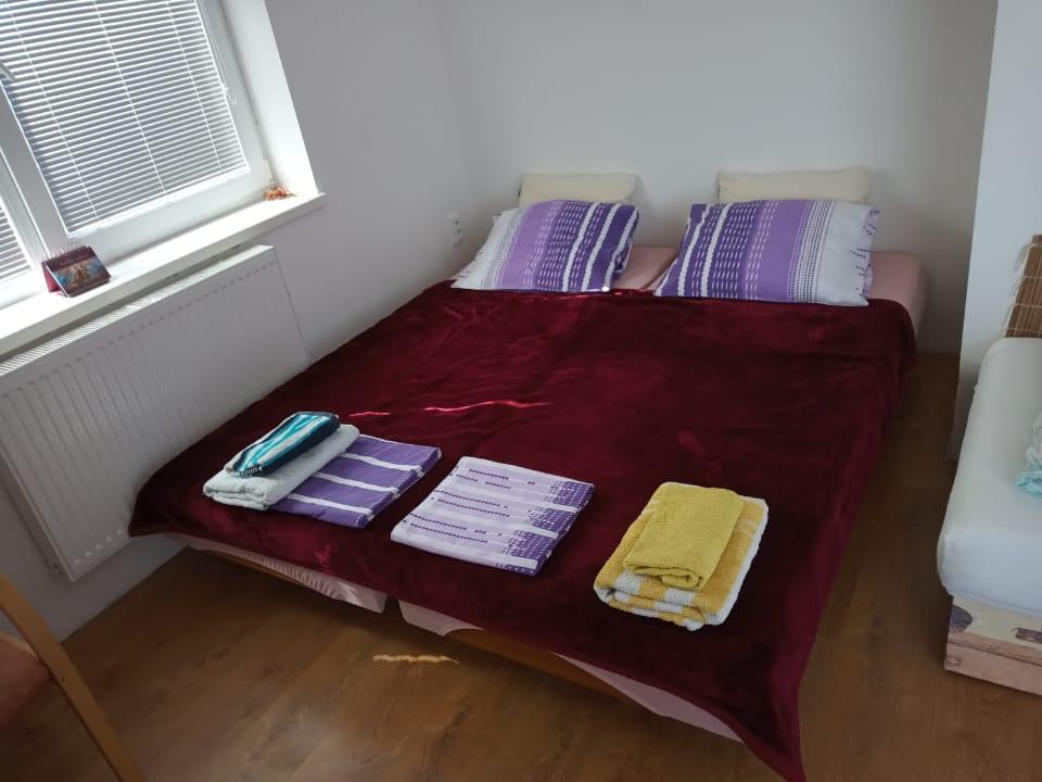 Pronajem bytu celý pokoj 140 m2