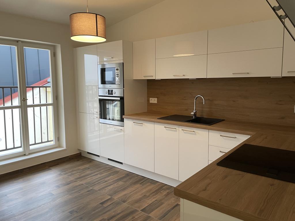 Pronajem bytu 3+1 90 m2