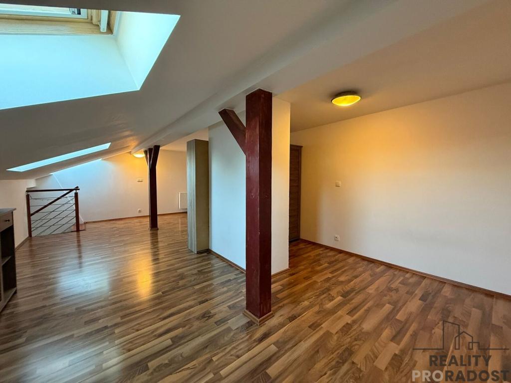 Pronájem bytu 2+kk 60 m2