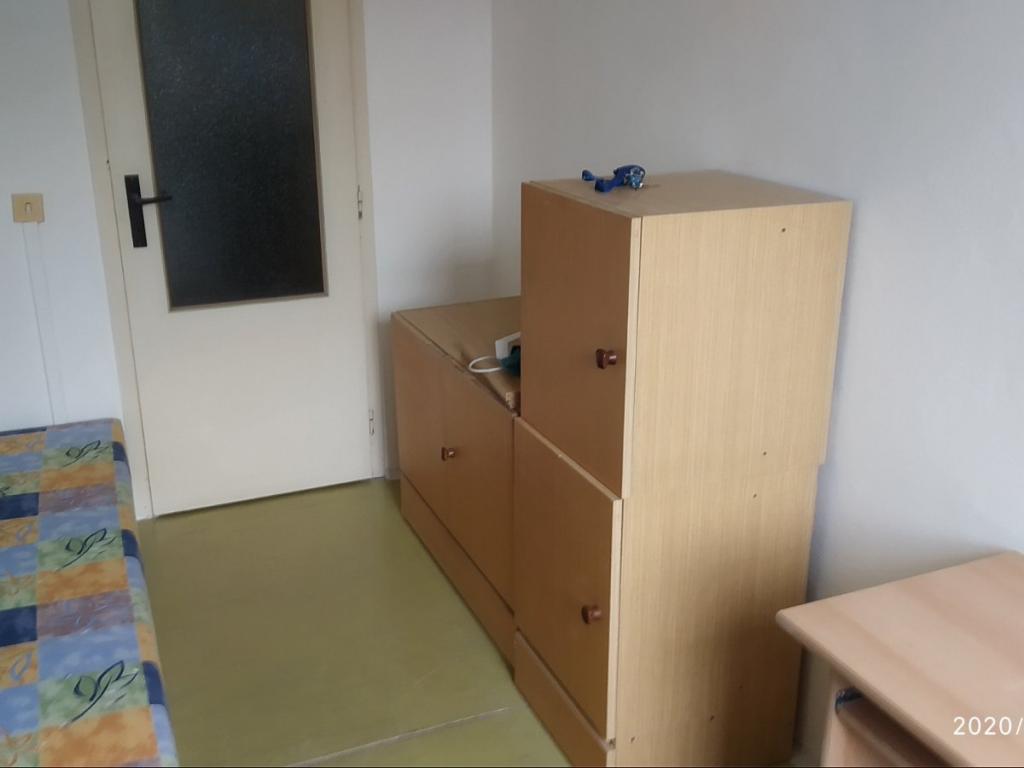 Spolubydleni bytu celý pokoj 9 m2