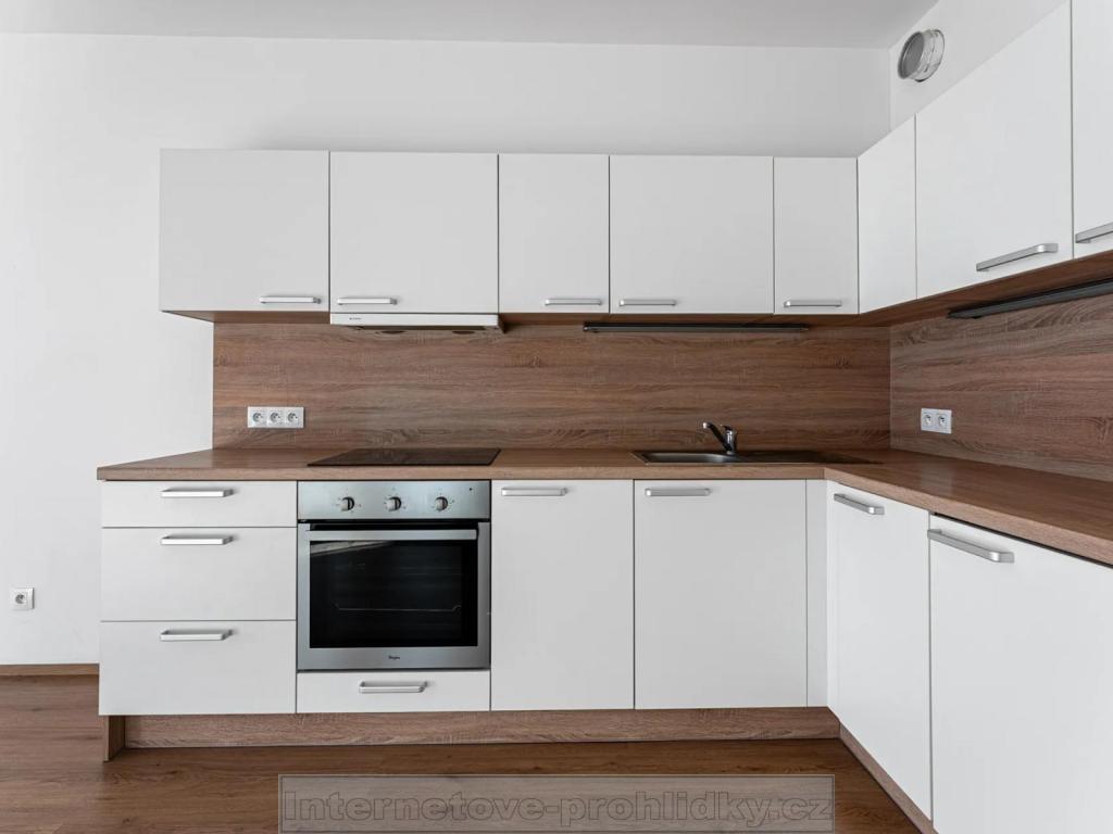 Pronájem bytu 1+kk 35 m2