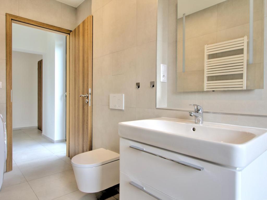 Pronájem bytu 2+kk 70 m2, Dobřichovice – náhled fotky 12