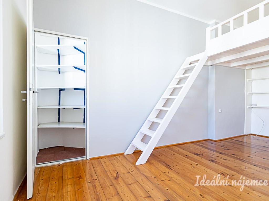 Pronájem bytu 1+kk 35 m2