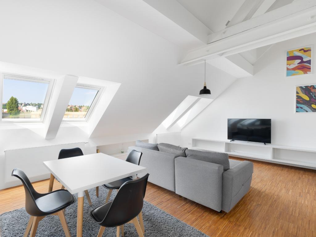 Pronájem bytu 2+kk 80 m2