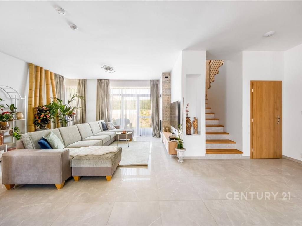 Pronájem domu 246 m2