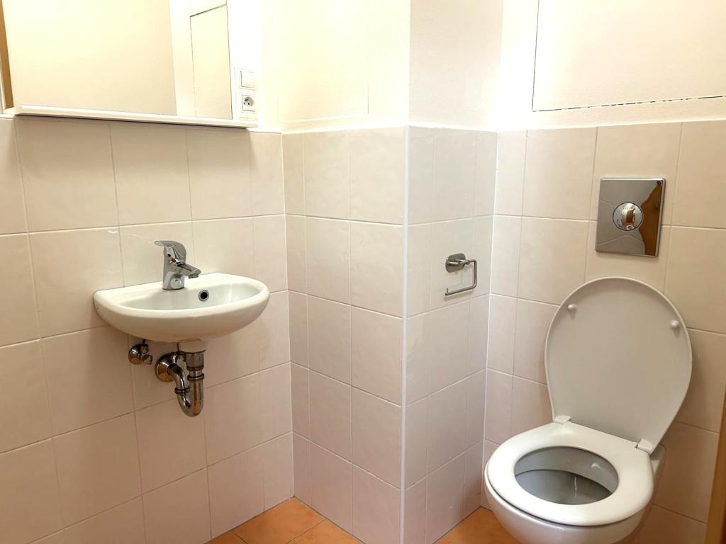 Pronájem bytu 2+kk 68 m2, Praha – náhled fotky 18