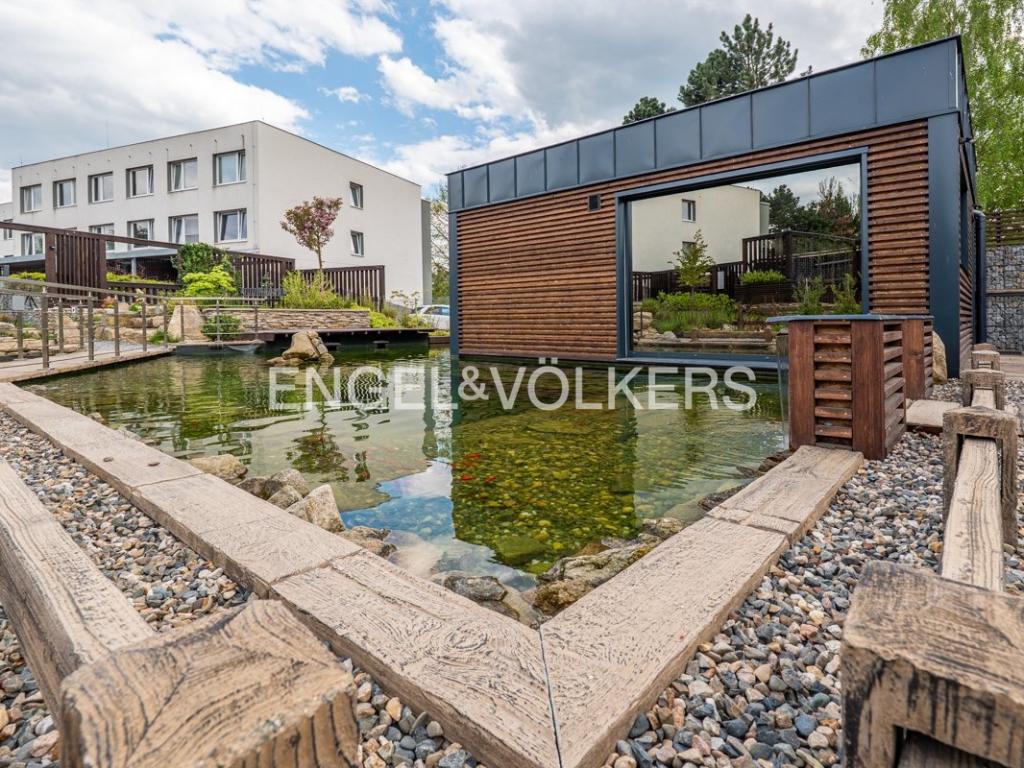 Pronájem bytu 3+kk 74 m2