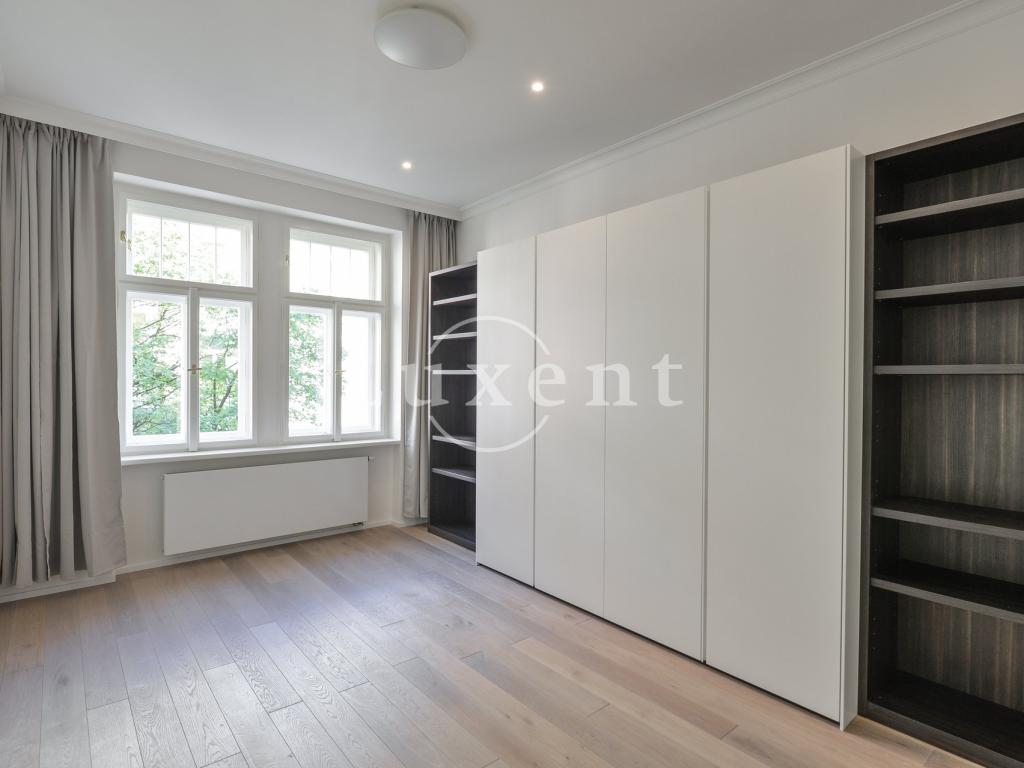 Pronájem bytu 3+kk 137 m2, Praha – náhled fotky 8