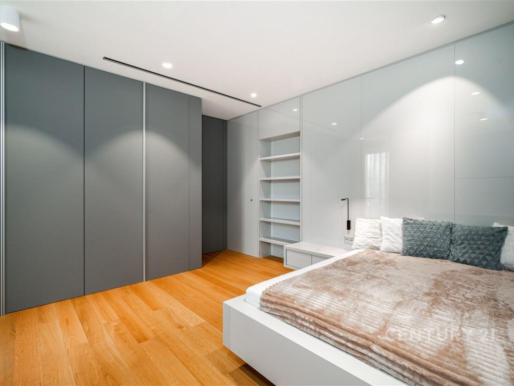 Pronájem bytu 3+kk 137 m2, Praha – náhled fotky 13