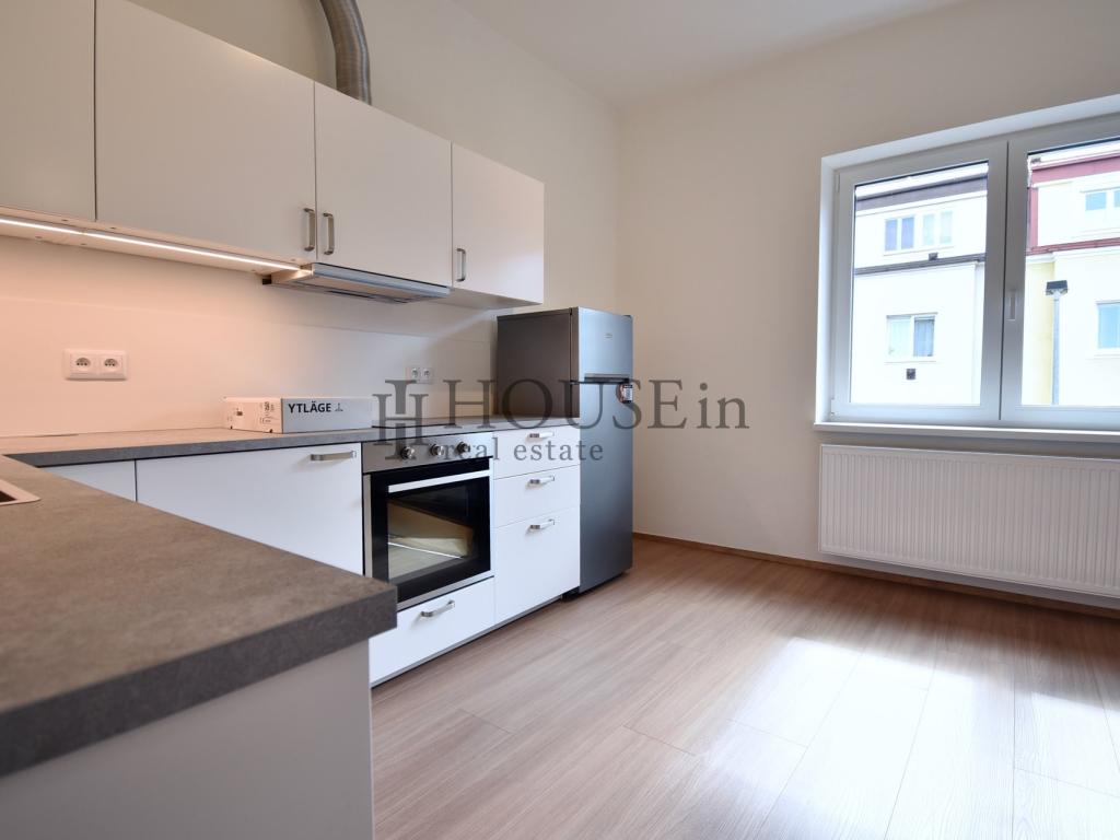Pronájem bytu 2+kk 37 m2, Praha – náhled fotky 8
