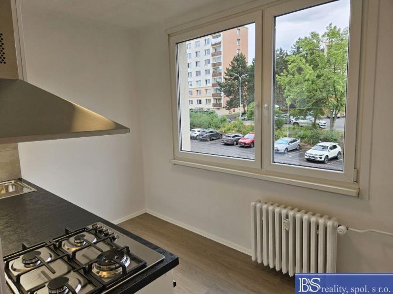 Pronájem bytu 2+1 62 m² – pohled 2