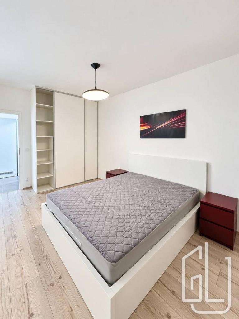 Pronájem bytu 2+kk 67 m2, Praha – náhled fotky 8