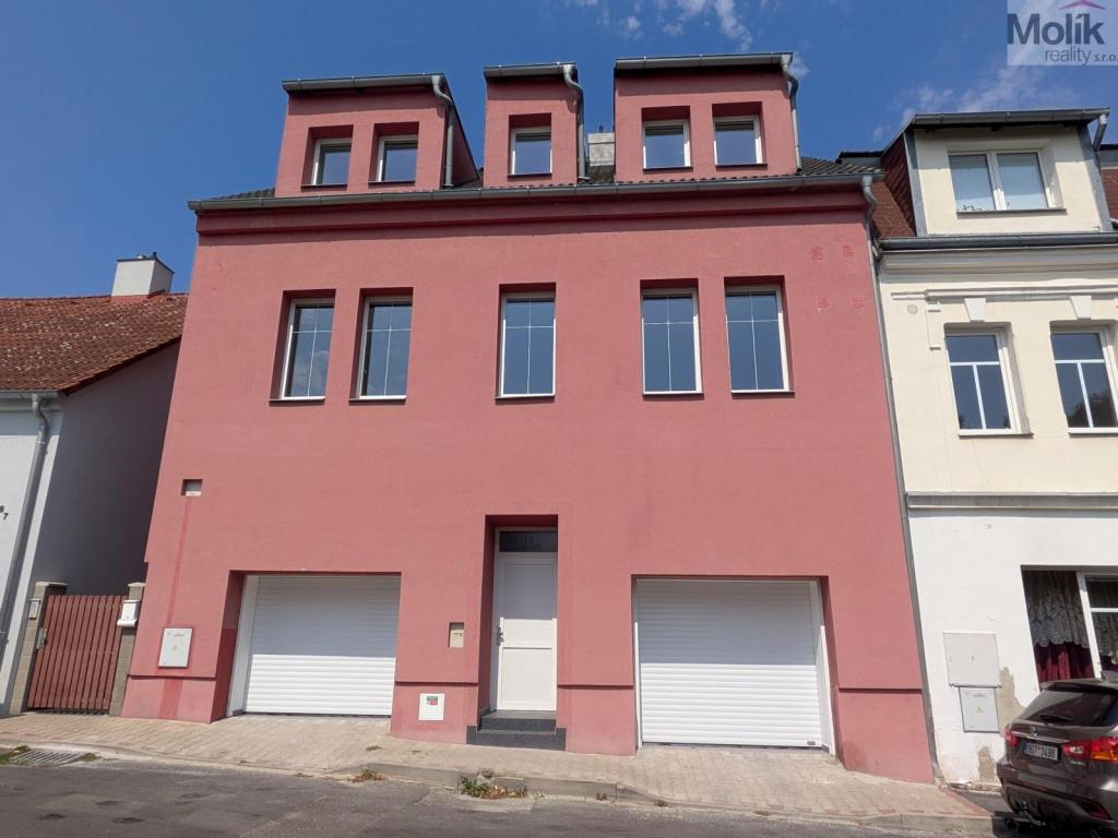 Pronájem bytu 3+kk 92 m2