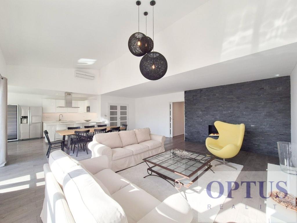 Pronájem bytu 6 a více 218 m2