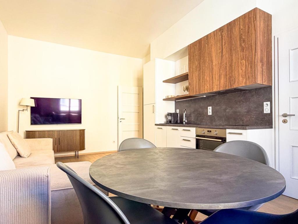 Pronájem bytu 2+kk 39 m2, Praha – náhled fotky 4
