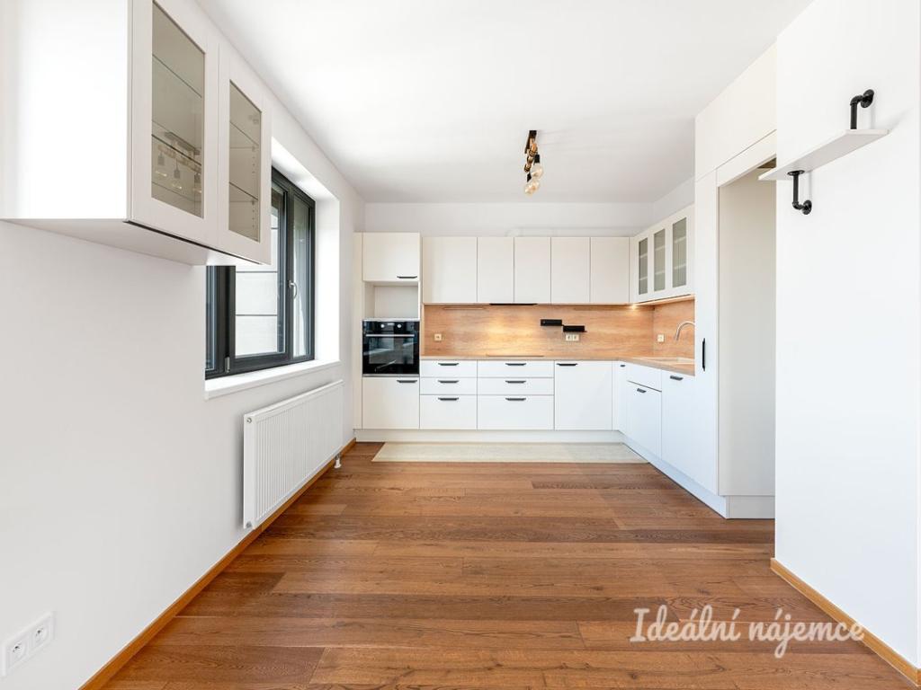 Pronájem bytu 4+kk 117 m2