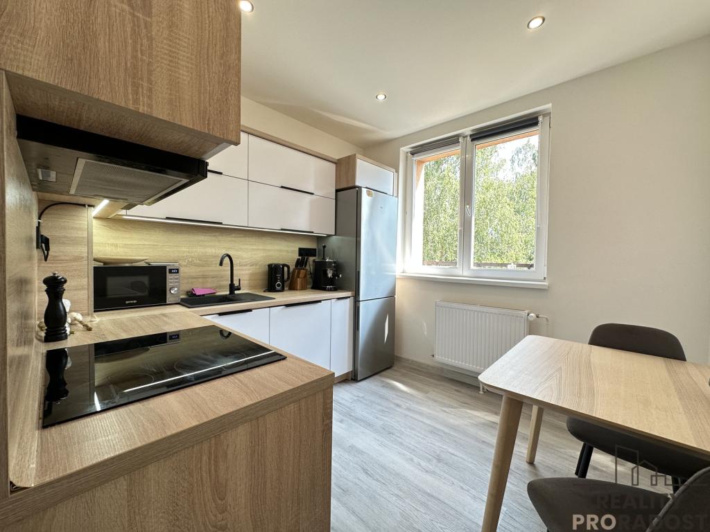 Prodej bytu 3+1 65 m² – pohled 3