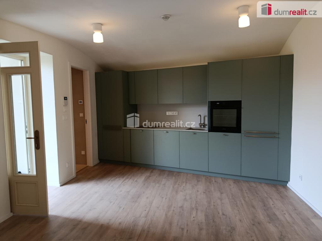 Pronájem bytu 1+kk 34 m2