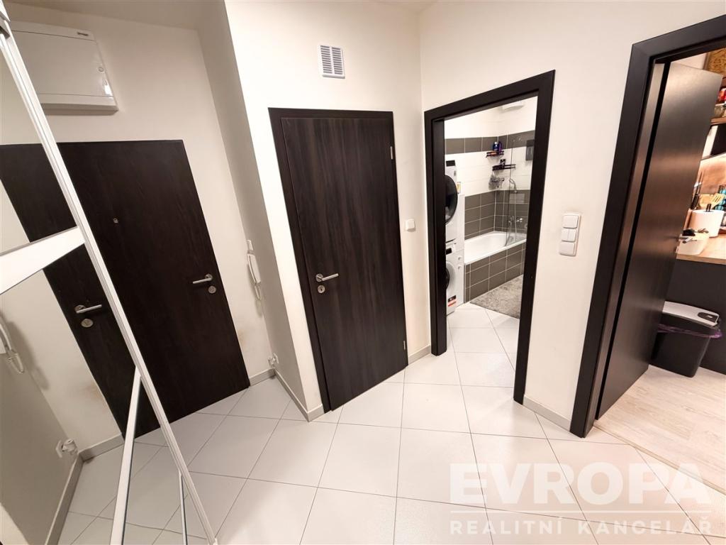 Byt 2+kk – Praha, Dolní Měcholupy – další