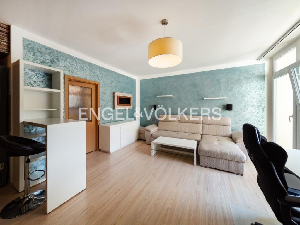 Pronájem bytu 1+kk 52 m2