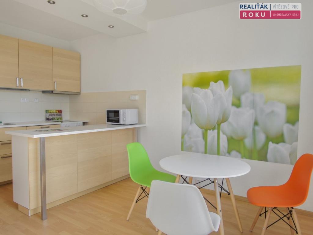 Pronájem bytu 2+kk 44 m2