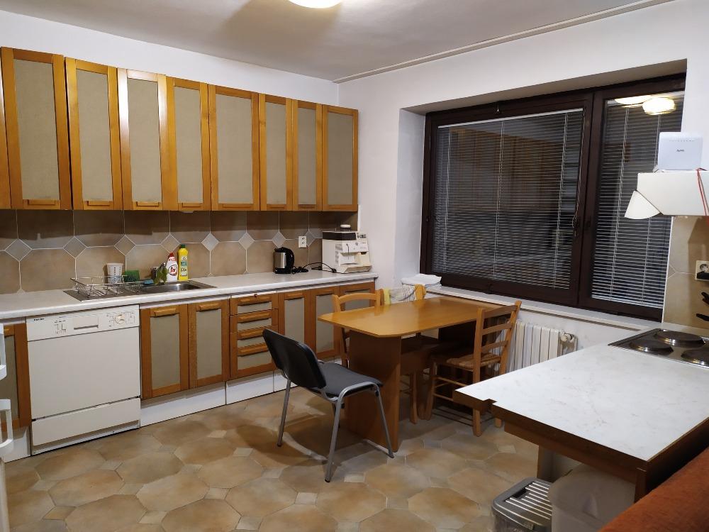 Spolubydleni bytu 2 lůžka 150 m2