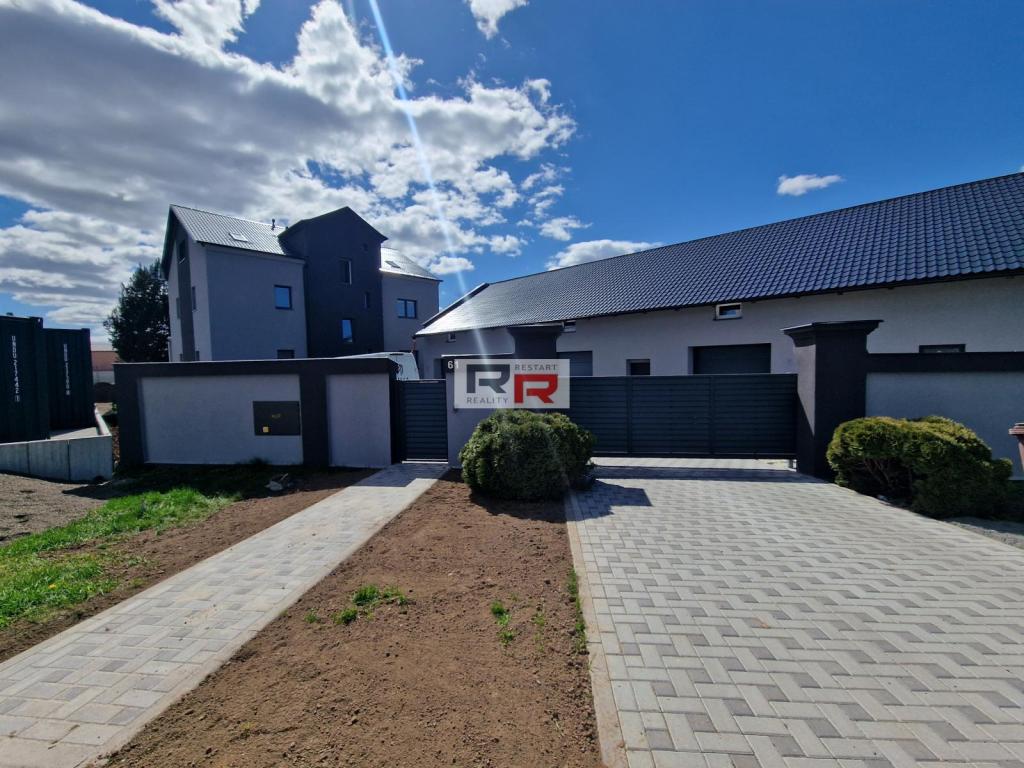 Pronájem 3+kk, Šternberk - Uničovská, 16000 Kč,