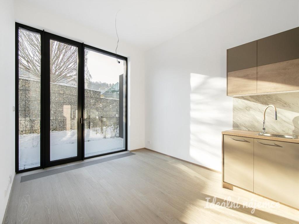 Pronájem bytu 1+kk 28 m2