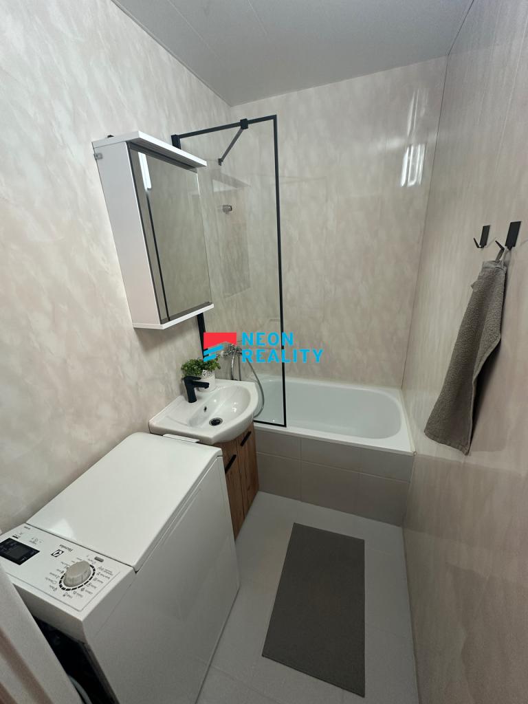 Pronájem bytu 1+kk 28 m2