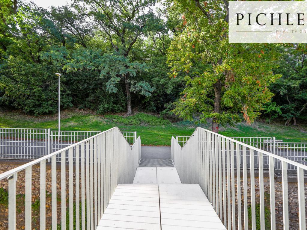 Prodej bytu 2+kk 39 m2, Praha – náhled fotky 22