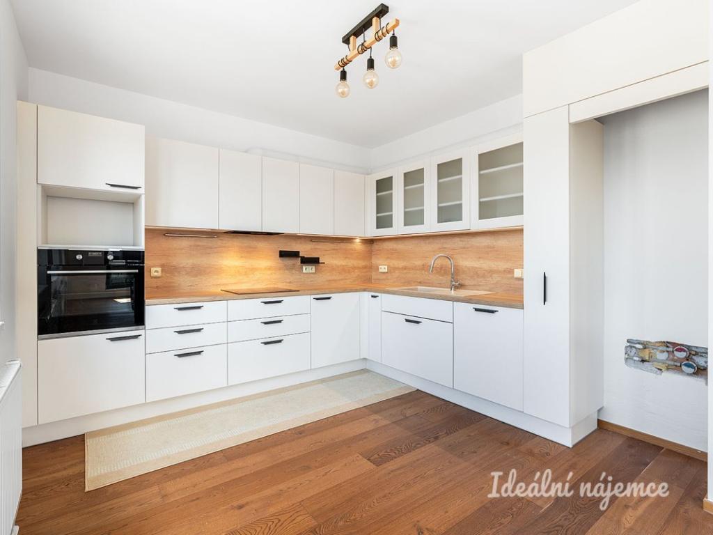 Pronájem bytu 4+kk 117 m2