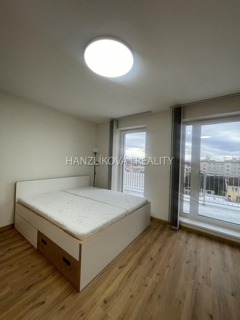 Pronájem bytu 1+kk 32 m2