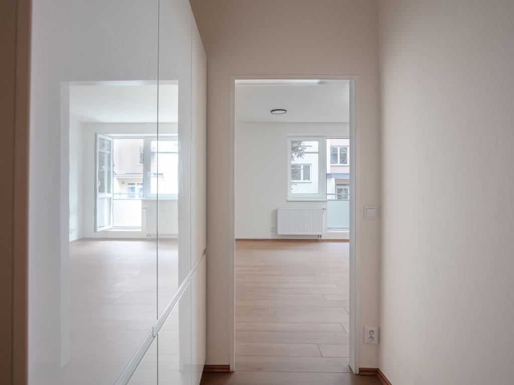 Pronájem bytu 1+kk 36 m2, Roztoky – náhled fotky 10